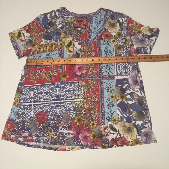 EUC Johnny Was Midsummer Favorite V-Neck Swing Tee Jersey Top Size Large (A) - Picture 4 of 6